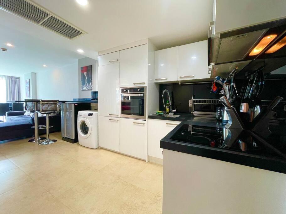 60Sqm Luxury 1 Bed - Pattaya City Centre - Centara Avenue Residences - 704 Екстер'єр фото